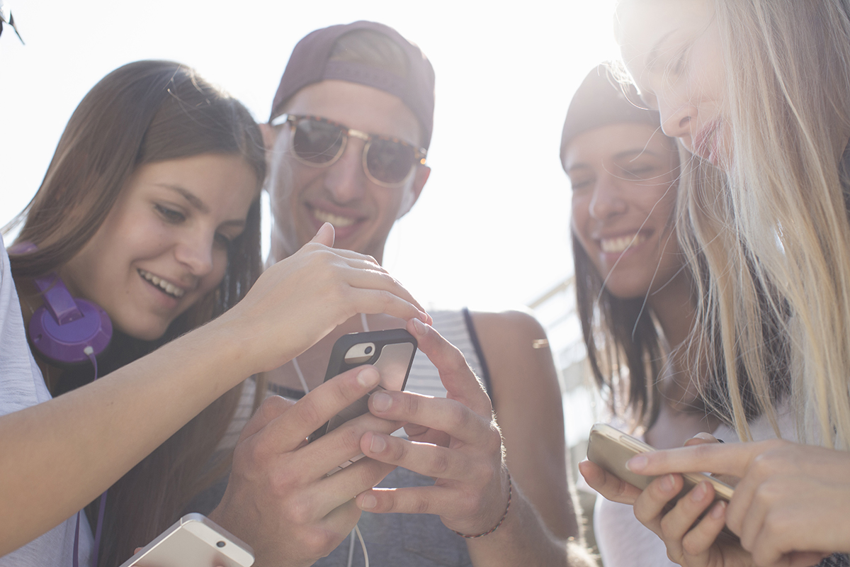 Friends social-networking on smartphones